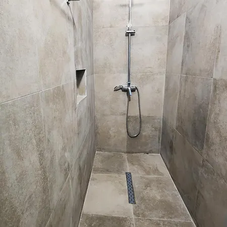Sweet 3 * تيرانا